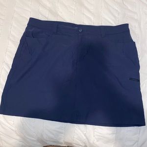 Eddie Bauer skort. Navy Blue. Excellent condition.